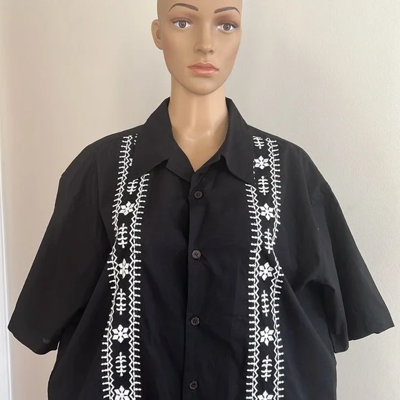 WNW Wayan Button Up Shirt Mens Embroidered Short Sleeve Size XL - Picture 2 of 11